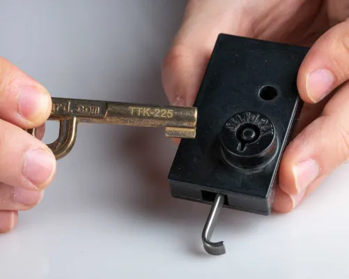 Jonard - TTK-225 - P Key For Self Lock Pedestal Lock