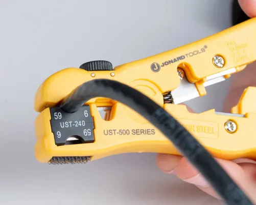 Jonard - UST-540 - Universal Strip Tool, RG59/6 Coax W&Wo Stop