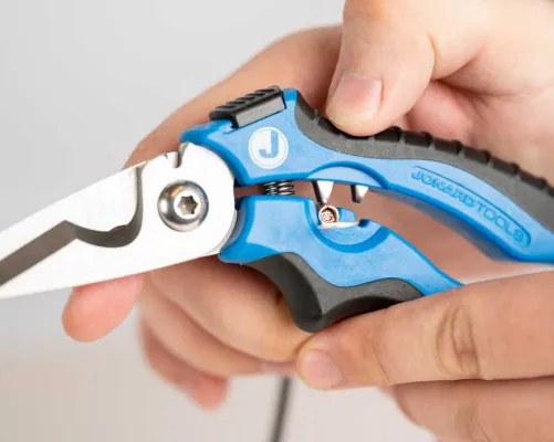 Jonard - KWC-700 - Multi-Function Kevlar & Wire Cutting Shears, 7"