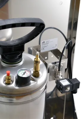 VideoTec - WASNX1V10L20M00 - Tank 10l (2.6gal) with integrated manual pump controlled by solenoid valve, 230Vac, delivery head up to 30m (98ft), with 20m antistatic water delivery pipe